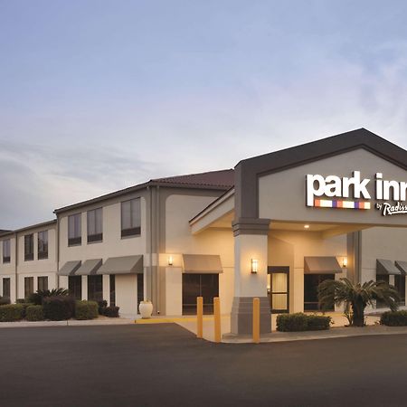 Park Inn By Radisson Олбані Екстер'єр фото