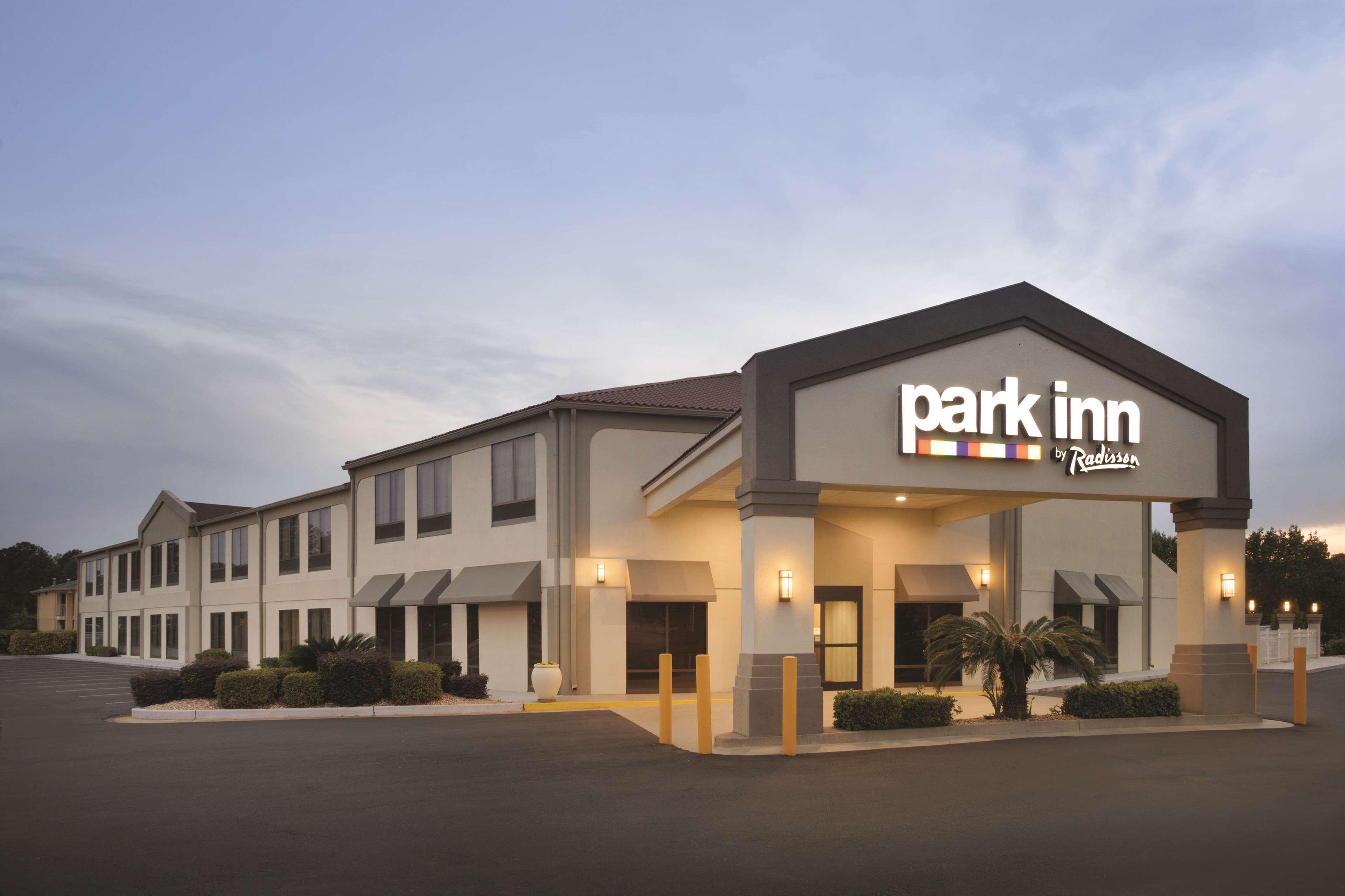Park Inn By Radisson Олбані Екстер'єр фото